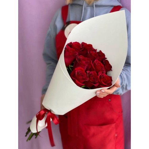 Купить на заказ 15 красных роз с доставкой в Шымкенте
