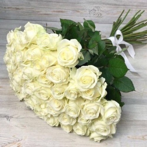 Купить на заказ Букет из 51 белой розы с доставкой в Шымкенте