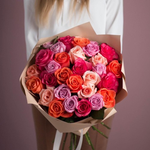 Купить на заказ Букет из 25 роз (микс) с доставкой в Шымкенте