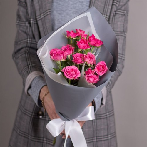 Купить на заказ Букет из 3 кустовых роз с доставкой в Шымкенте
